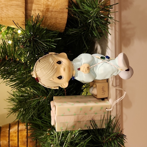 BOY-Enesco Precious Moments Stocking holder - Picture 3 of 8